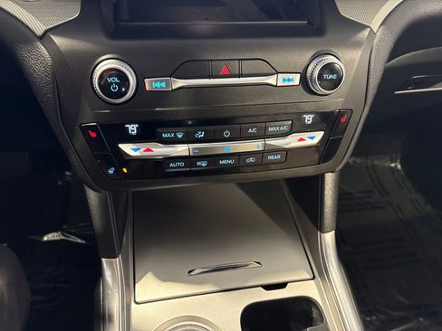Used 2020 Ford Explorer XLT w/ Equipment Group 202A image 18