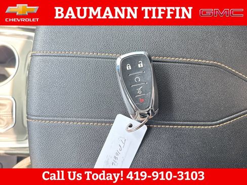 Used 2019 Chevrolet Traverse LT FWD image 24
