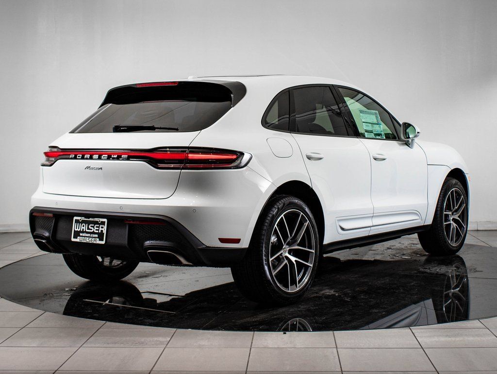 Certified 2026 Porsche Macan AWD/4WD image 8