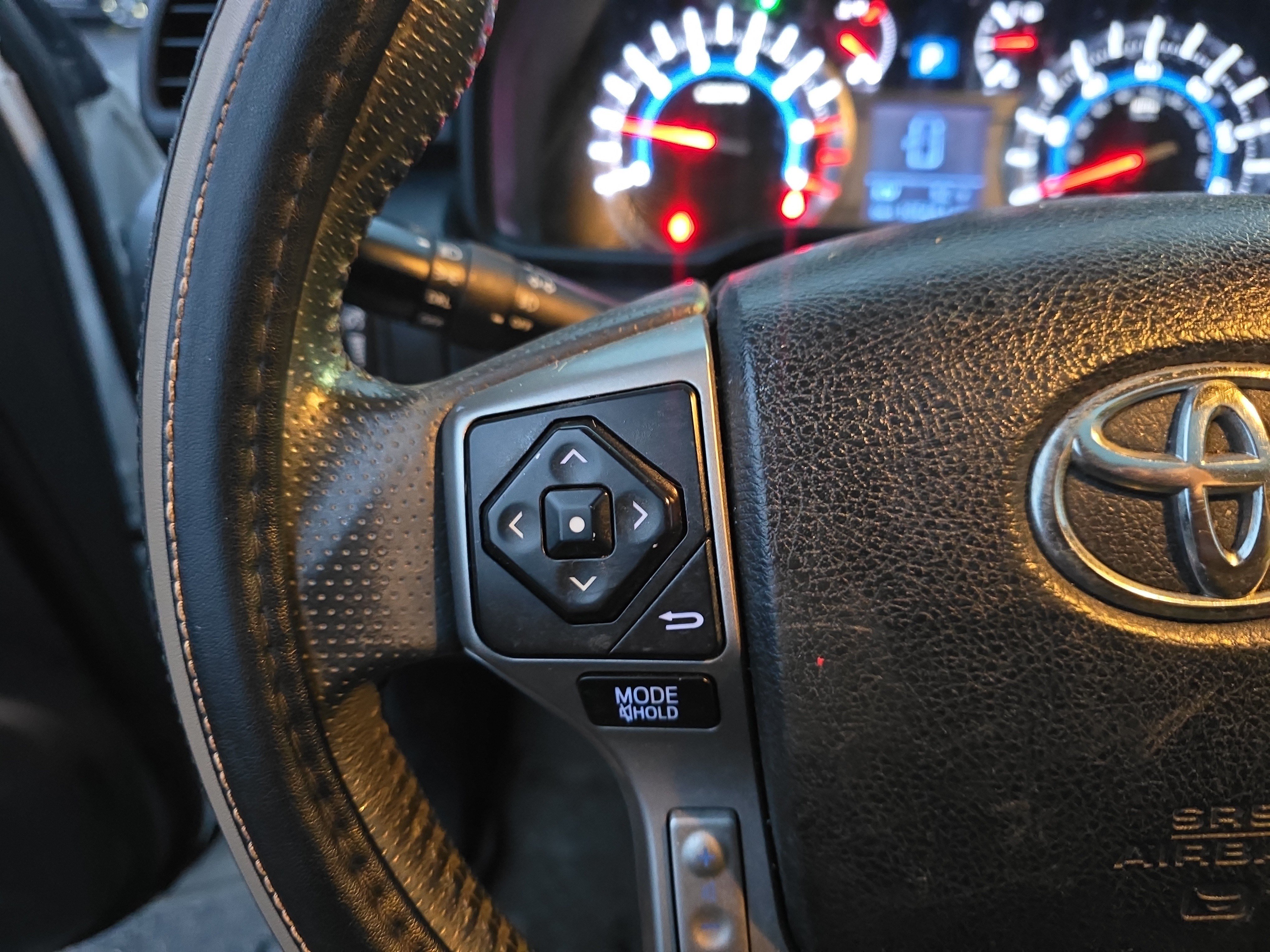 Used 2018 Toyota 4Runner SR5 Premium AWD/4WD image 26