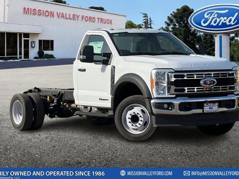 New 2023 Ford F450 XL w/ XL Chrome Package image 1