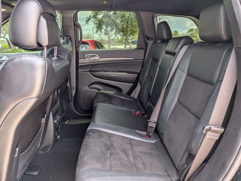Used 2020 Jeep Grand Cherokee Altitude RWD image 17