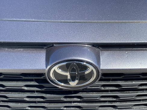 Used 2020 Toyota RAV4 XLE Premium AWD/4WD image 25