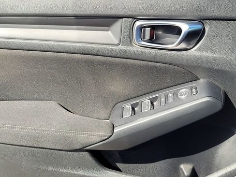 Used 2023 Honda CR-V Sport image 16