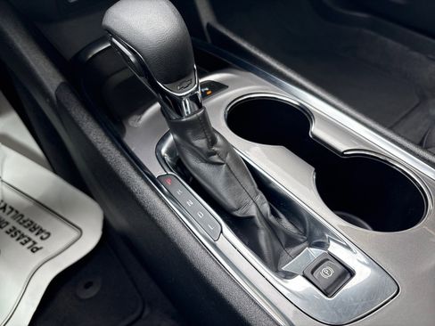 Used 2024 Chevrolet Malibu LT FWD image 18