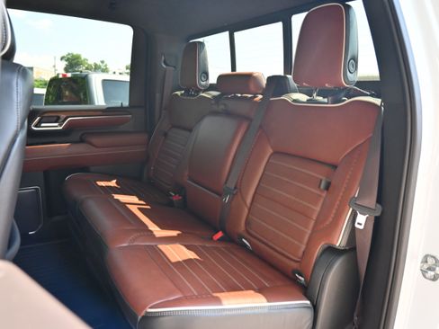 Used 2024 GMC Sierra 3500 Denali Ultimate AWD/4WD image 33