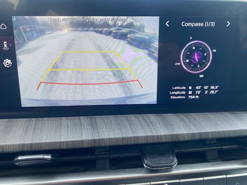 Used 2023 Kia Telluride EX w/ EX Captain's Chair Package image 12