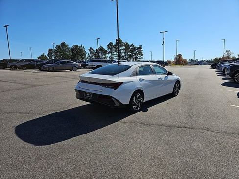New 2025 Hyundai Elantra Limited w/ Cargo Package FWD image 14