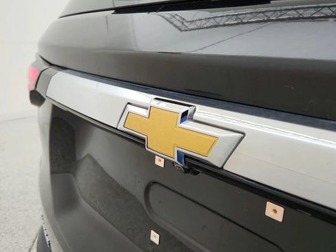 Used 2023 Chevrolet Traverse LT FWD image 15