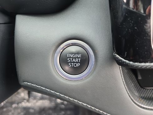 Certified 2024 Toyota Highlander XSE image 19