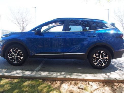 Used 2025 Kia Sportage EX w/ Premium Package AWD/4WD image 4