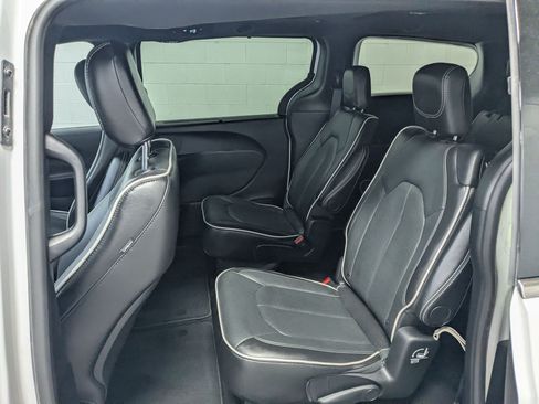 Certified 2026 Chrysler Pacifica Limited AWD/4WD image 23