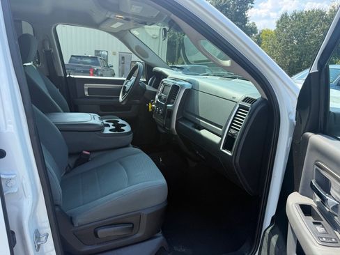 Used 2019 RAM 1500 Classic SLT AWD/4WD image 13
