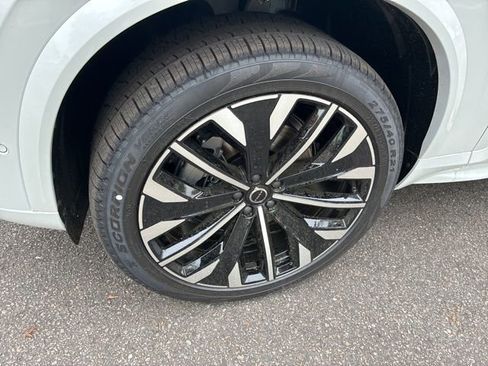 New 2026 Volvo XC90 B6 Ultra w/ Protection Package AWD/4WD image 13