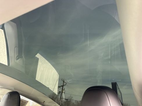 Used 2021 Tesla Model Y Long Range image 11