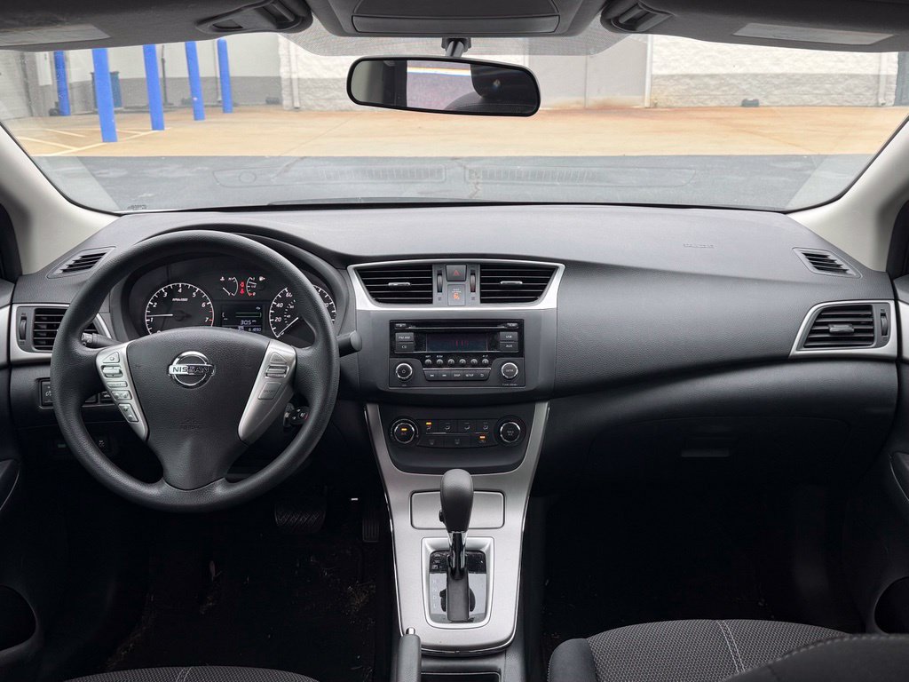 Used 2015 Nissan Sentra S FWD image 4