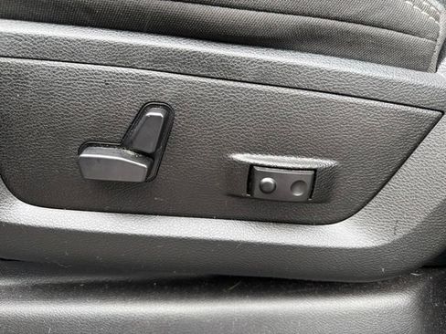 Used 2024 RAM 2500 Big Horn w/ Night Edition AWD/4WD image 20