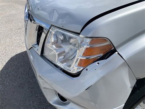 Used 2019 Nissan Frontier SV image 9