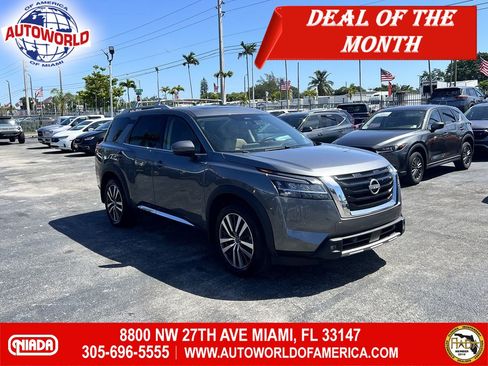 Used 2022 Nissan Pathfinder Platinum w/ Cargo Package image 1
