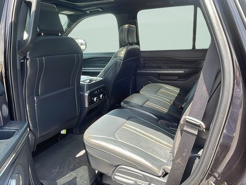 Used 2023 Ford Expedition Platinum AWD/4WD image 29