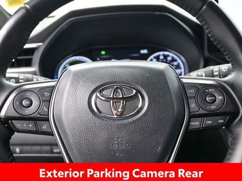 Used 2024 Toyota Venza XLE AWD/4WD image 14