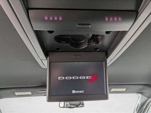 Used 2016 Dodge Grand Caravan SXT image 16