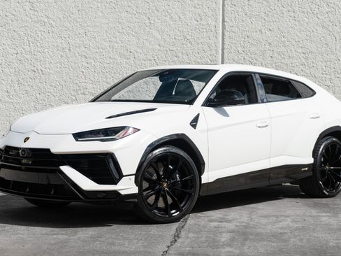 Used 2024 Lamborghini Urus S image 1