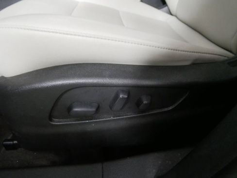 Used 2020 Cadillac XT4 Luxury image 16