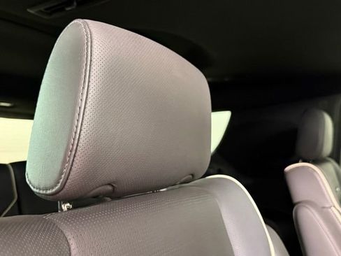 Used 2023 Cadillac Escalade ESV Premium Luxury image 29