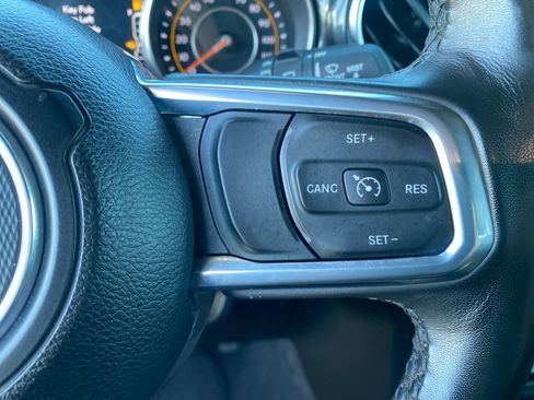 Used 2023 Jeep Wrangler Sahara image 40