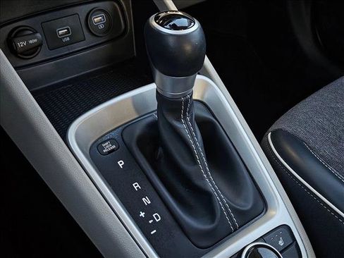 Used 2020 Hyundai Venue image 17