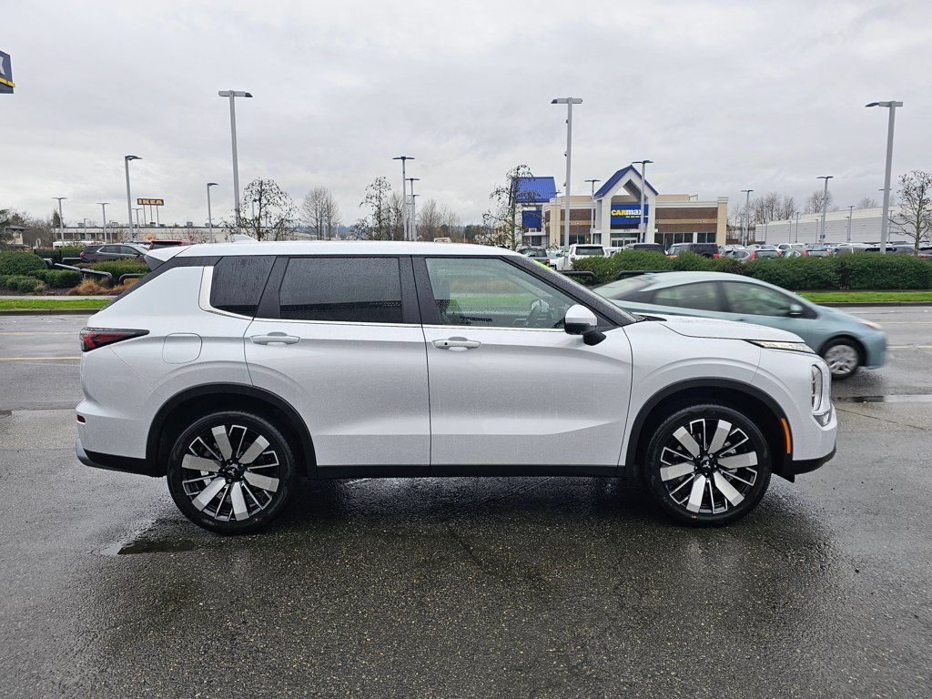 New 2026 Mitsubishi Outlander SE AWD/4WD image 4