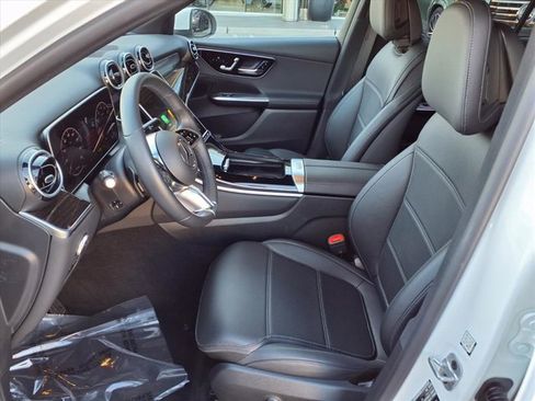Used 2025 Mercedes-Benz GLC 300 image 15