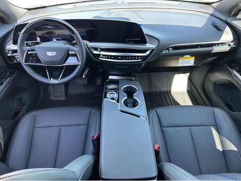 New 2026 Cadillac Lyriq Luxury w/ LPO, Floor Liner Package AWD/4WD image 27