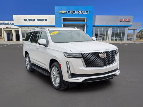 Used 2023 Cadillac Escalade Luxury AWD/4WD image 3