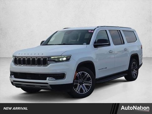 Used 2024 Jeep Wagoneer L Series II RWD image 1