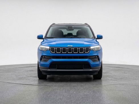 Used 2025 Jeep Compass Limited image 2