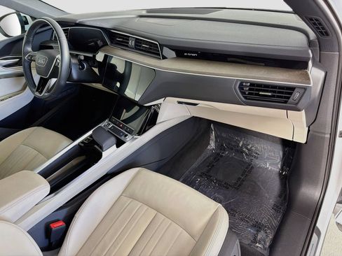 Certified 2024 Audi Q8 e-tron Premium AWD/4WD image 30