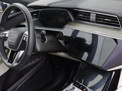 Used 2024 Audi Q8 e-tron Premium Plus w/ Premium Plus Package image 23