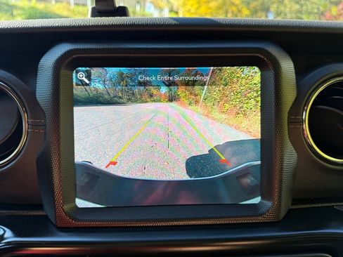 Used 2021 Jeep Gladiator Overland image 24