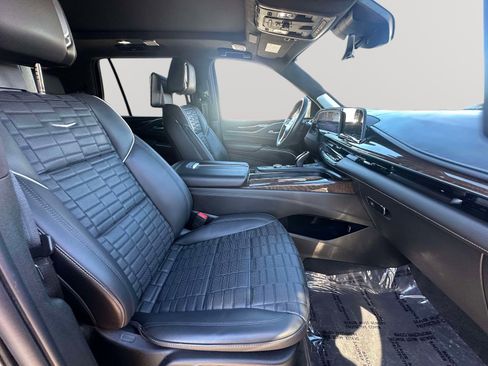 Certified 2022 Cadillac Escalade Premium Luxury Platinum image 29