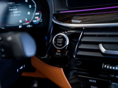 Used 2021 BMW M550i xDrive w/ Premium Package image 52