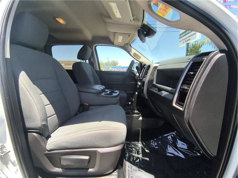 Used 2018 RAM 2500 Tradesman w/ Chrome Appearance Group AWD/4WD image 13
