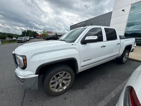 Used 2018 GMC Sierra 1500 SLT w/ SLT Premium Package AWD/4WD image 3