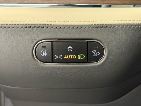 New 2026 Bentley Bentayga Extended Wheelbase AWD/4WD image 19