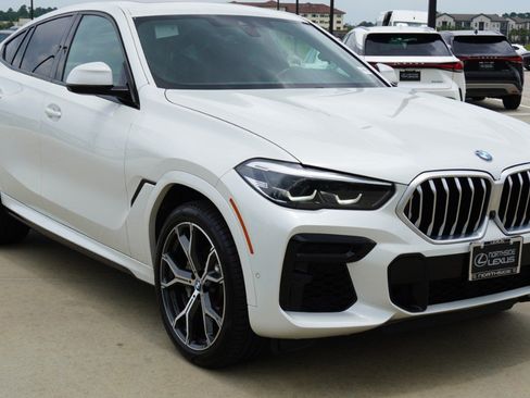 Used 2022 BMW X6 xDrive40i w/ M Sport Package AWD/4WD image 3