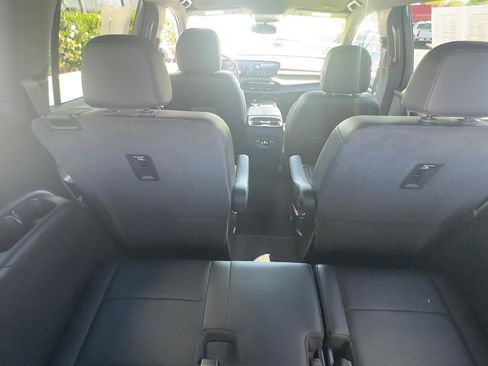 Used 2025 Buick Enclave Sport Touring FWD image 9