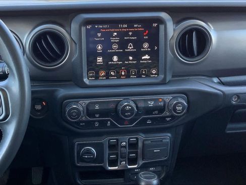 Used 2023 Jeep Gladiator Sport AWD/4WD image 7