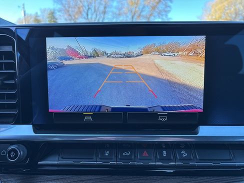 Used 2024 Chevrolet Silverado 2500 LT image 21