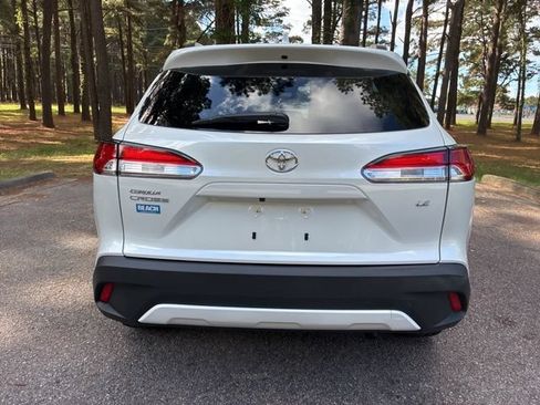 Used 2023 Toyota Corolla Cross LE FWD image 4